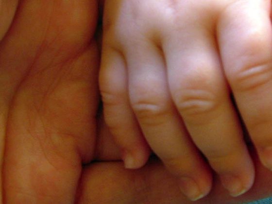 baby_kind_hand