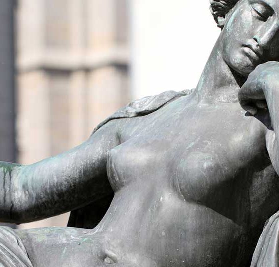 brust_statue
