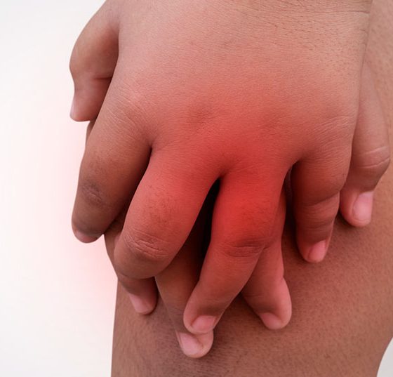 knie_kind_istock-1149408474