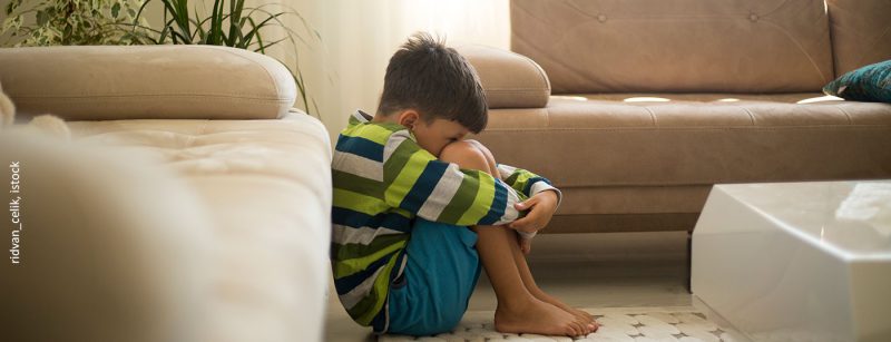 kind_angst_gewalt_istock-1170584121